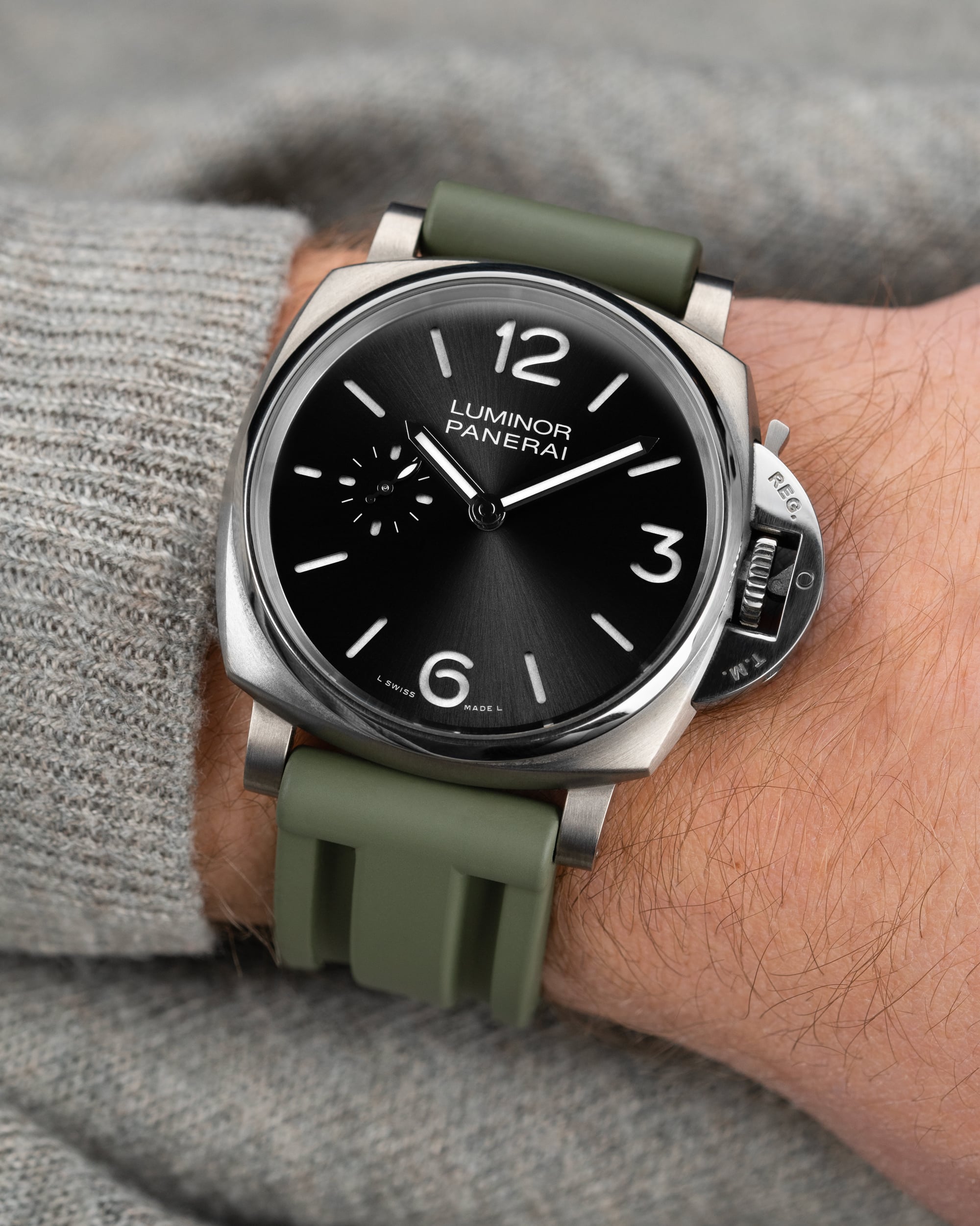 Universal FKM Rubber Strap - Military Green - 22mm & 24mm